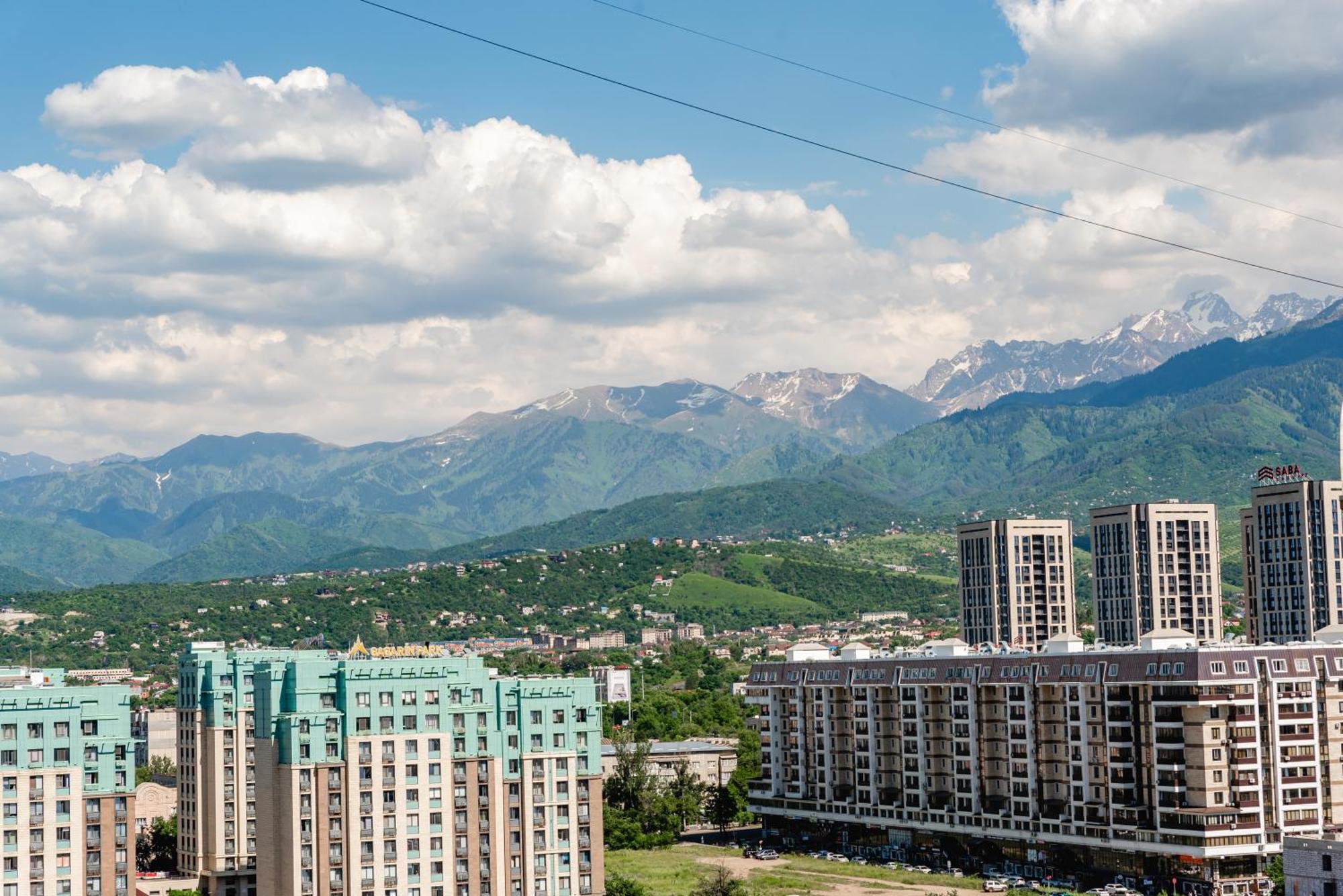 5 New Business-Class Apartments R-House Near Mega Almaty Exterior foto